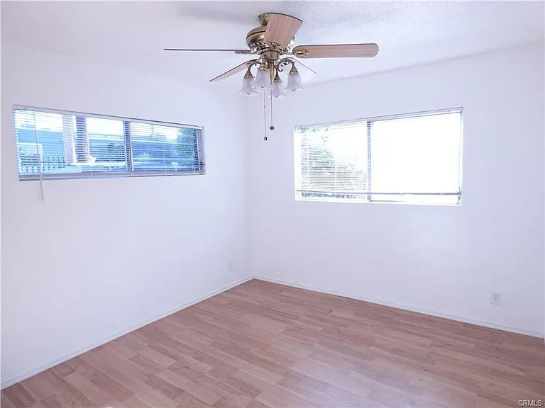 5832 Camerford Ave — Photo 10
