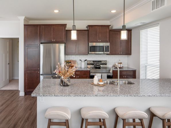 The Carver Apartments | 3200 Clover Ridge Dr, Chaska, MN