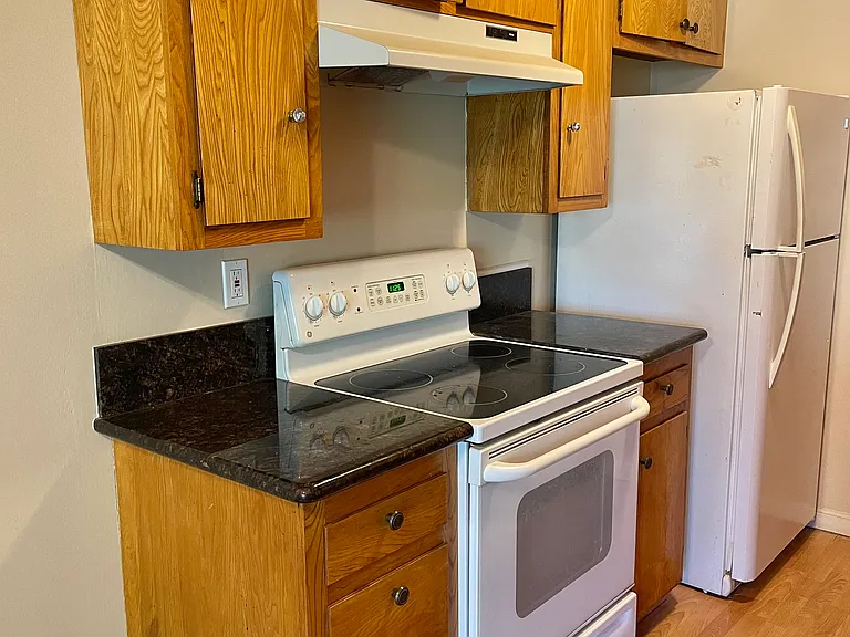 3146 Rowena Ave #6 — Photo 4
