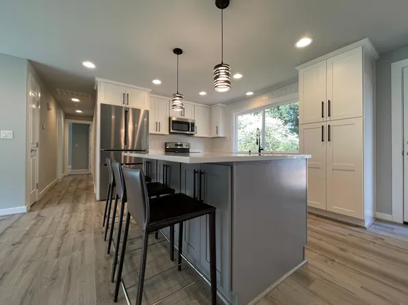 22231 3rd Ave SE, Bothell, WA 98021