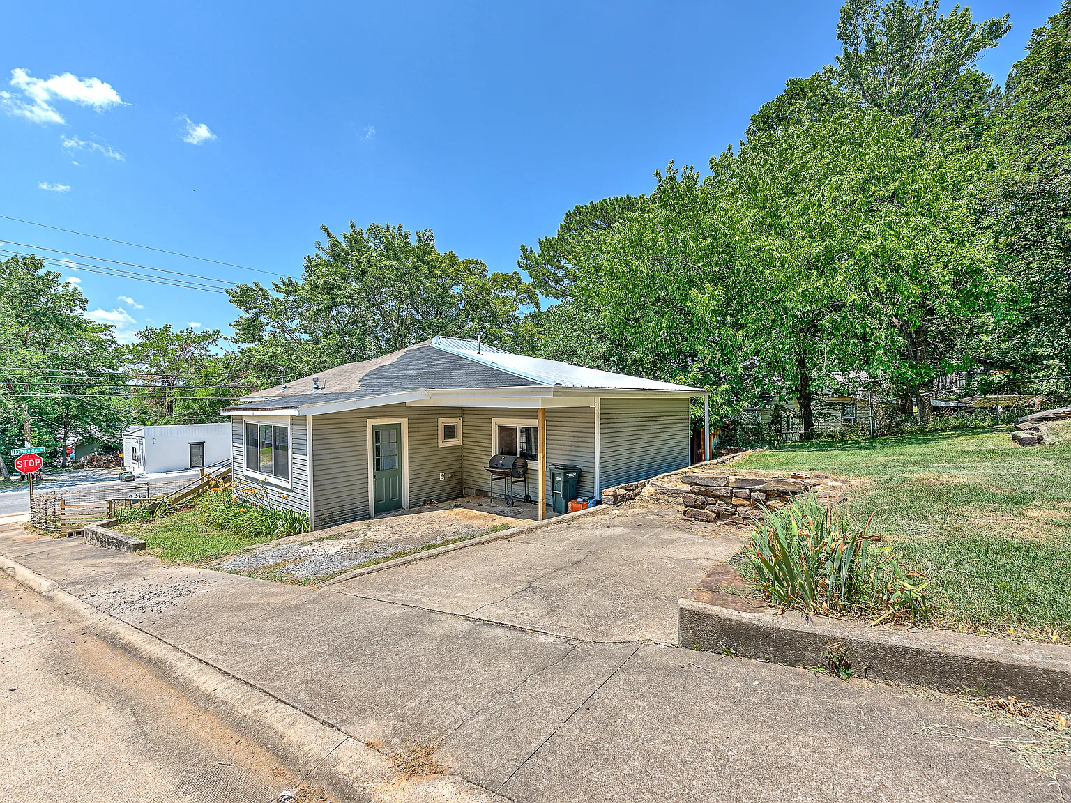 656 E Huntsville Rd — Photo 4