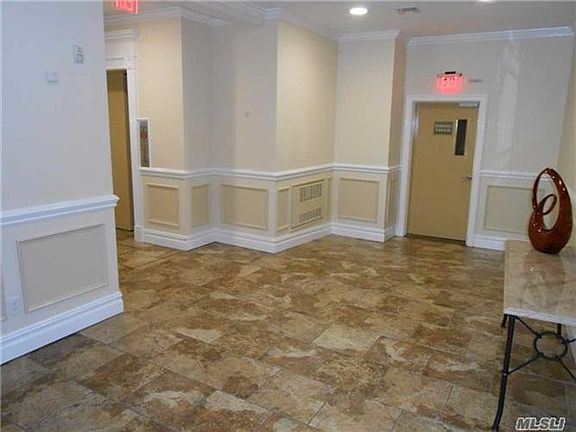 2nd image of 39 Mineola Blvd Ste 2E
