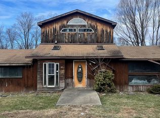 10 Fawn Rd, Saugerties, NY 12477