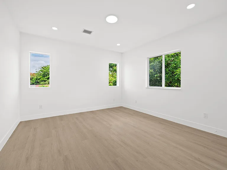 1355 NW 42nd St #1355 — Photo 19