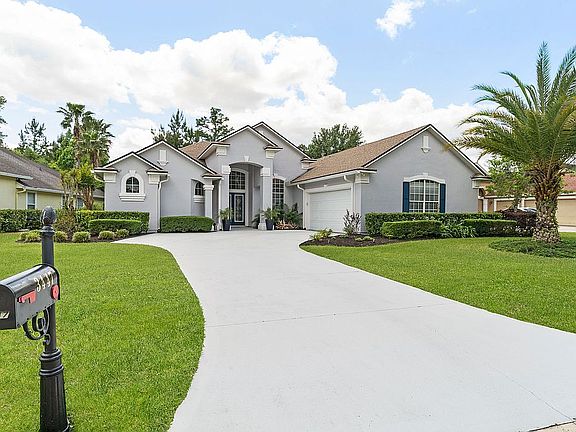 3rd image of 3447 Olympic Dr