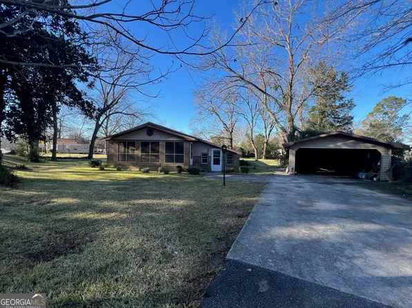 531 Smith St, Tennille, GA 31089