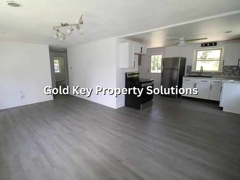 3812 S Ebright St — Photo 6
