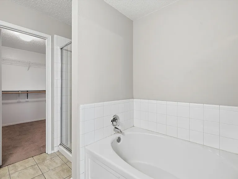 2308 Shadabury Dr — Photo 23
