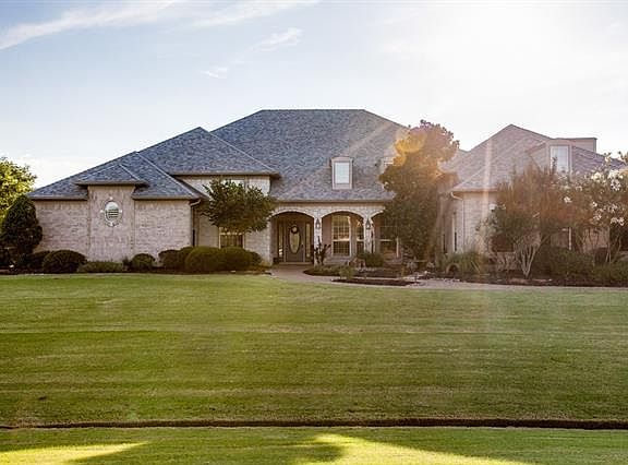 3rd image of 120 Forest Park Dr