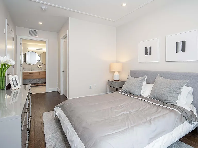372 9th Luxury Rentals — Photo 56