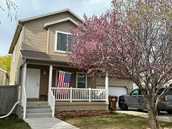 3752 E Navajo Dr, Eagle Mountain, UT 84005