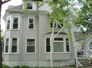 702 W Green St, Urbana, IL 61801