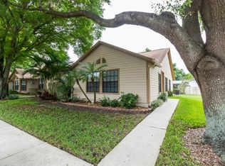 2594 Bentley Dr, Palm Harbor, FL 34684
