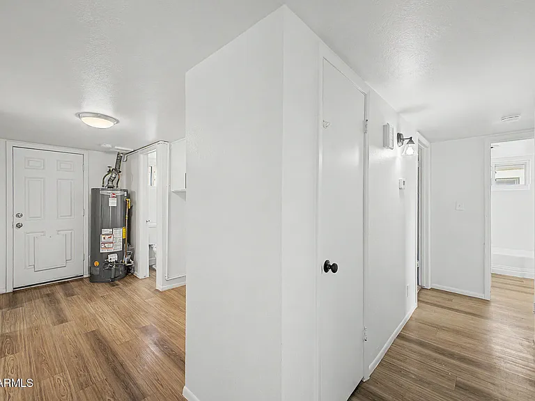 317 N Elm St — Photo 34