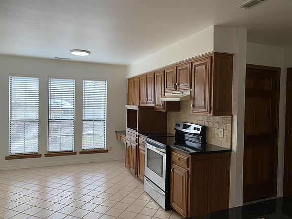 5th image of 3263 N Makeig Ct