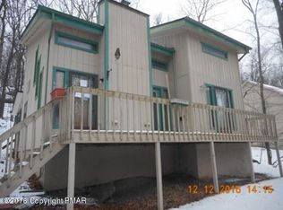 285 Saunders Dr, Bushkill, PA 18324