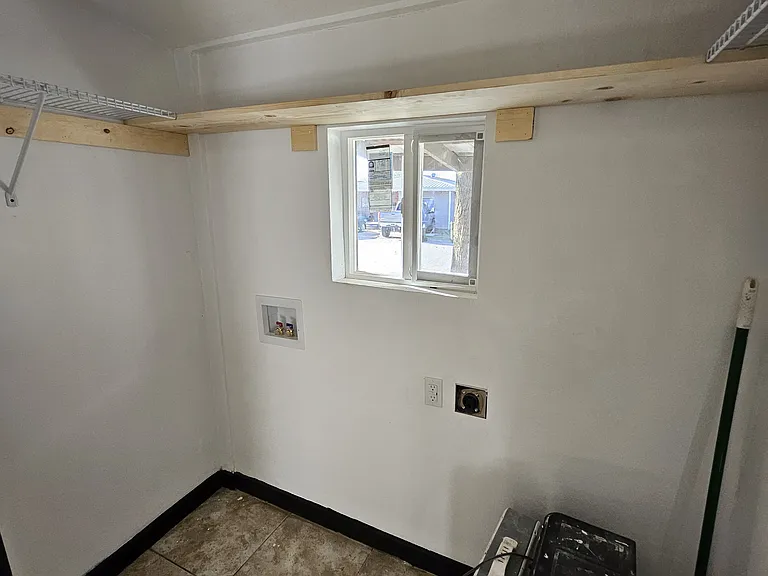302 Windsor St #1 — Photo 15