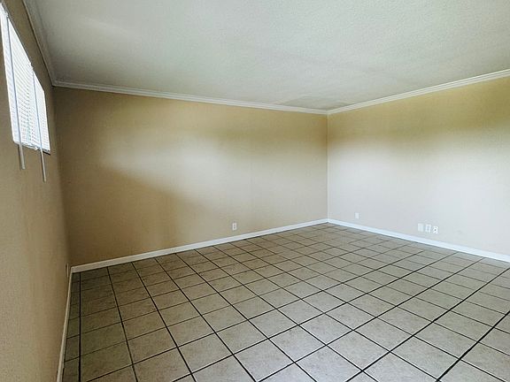 2nd image of 1924 Avenue H #118002010