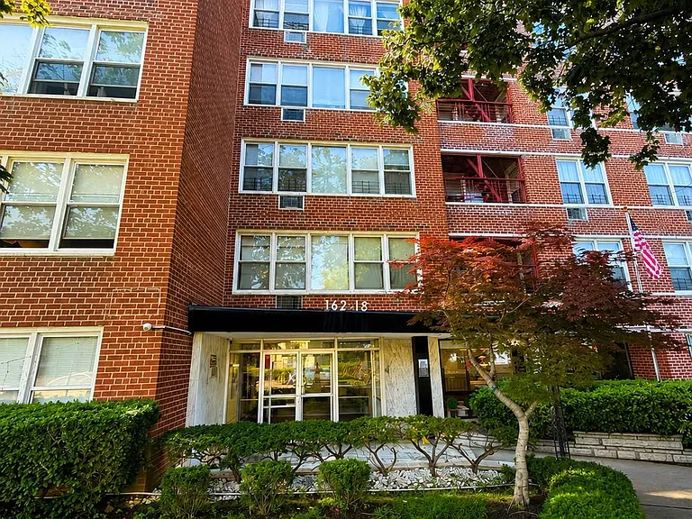 162-15 Highland Ave #7E — Photo 1