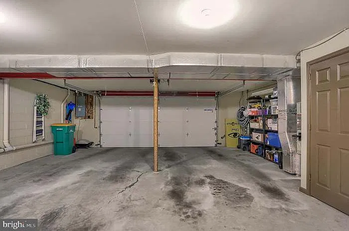 4 bed, 1920 sqft, $2,700 — Photo 1
