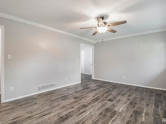 3rd image of 11781 Garden Ln