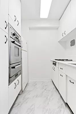 3rd image of 69 W 9th St APT 6A