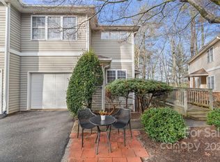 101 Farm Ln, Mills River, NC 28759