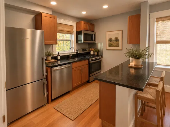 10 Richardson Cir, Framingham, MA 01702