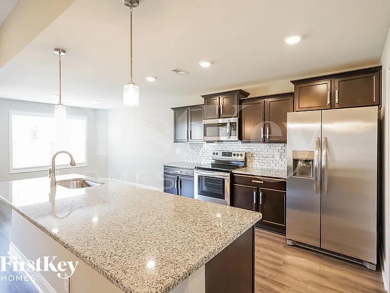 640 Alvin Rd — Photo 5