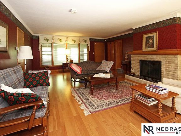 3rd image of 701 S Cotner Blvd