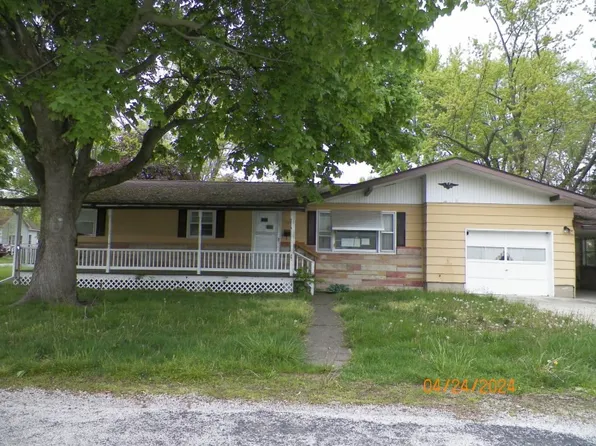 322 W Raymond St, Sullivan, IL 61951
