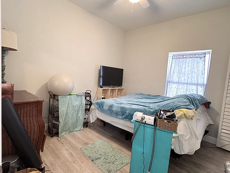 3203 E Diana St — Photo 10