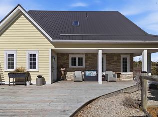 9 Crescent Point Ln, Lunenburg, NS B0R 1C0