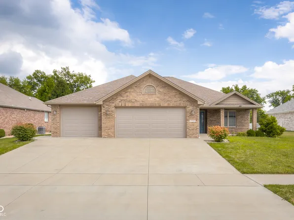 2703 Poplar Woods Ln, Columbus, IN 47203