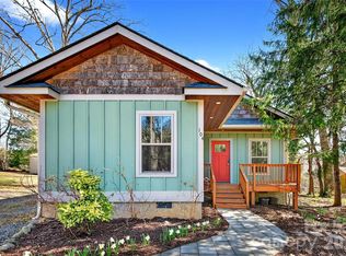 104 Hiawassee Ave, Black Mountain, NC 28711