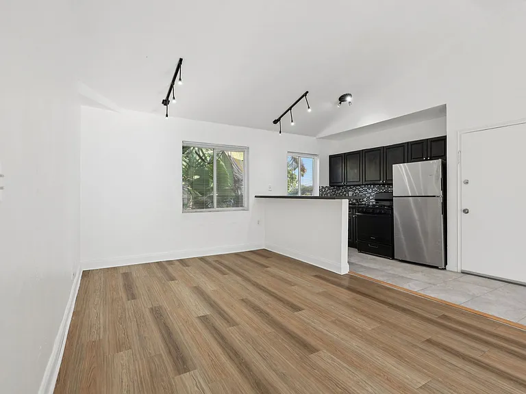 Design Place Miami — Photo 31