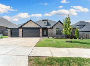 1270 Elizabeth Loop, Bentonville, AR 72713