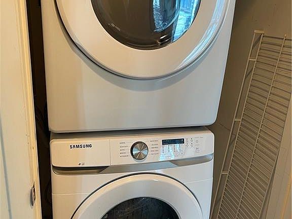 4th image of 1080 Peachtree St NE Unit 2015