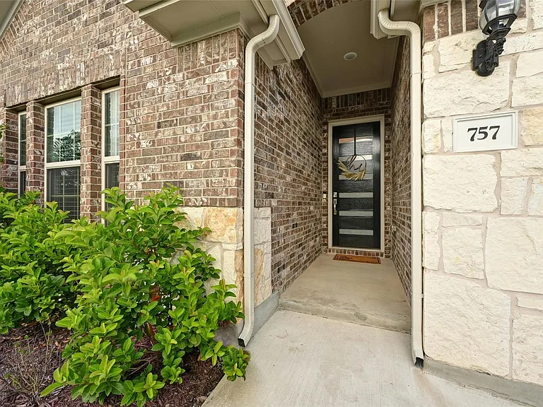 757 Cherrystone Loop — Photo 2
