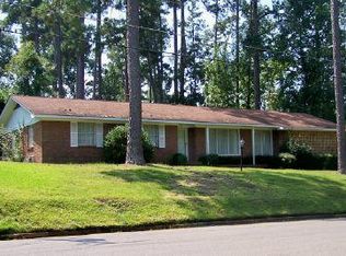 1420 Ridgewood Dr, Columbia, MS 39429