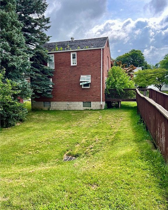 2nd image of 732 Pershing St