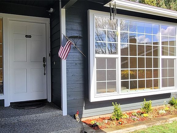 4th image of 20109 37th Avenue W
