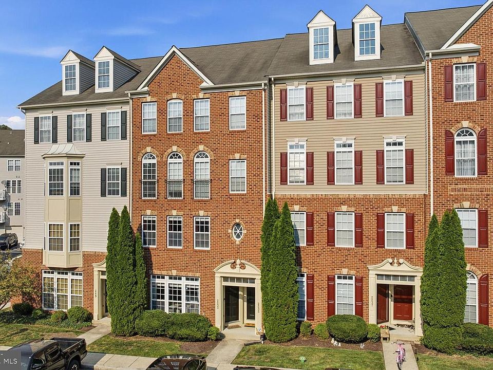 1st image of 2233 Ivy Ln #3