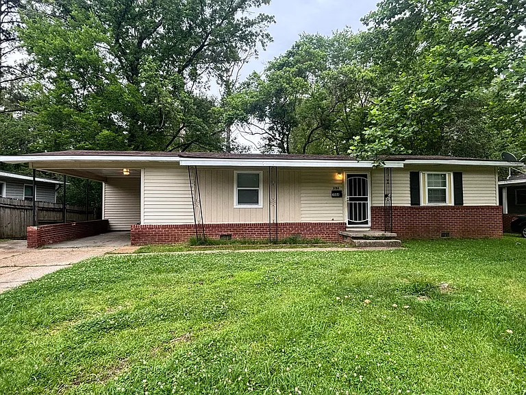 3084 Oak Forest Dr — Photo 1