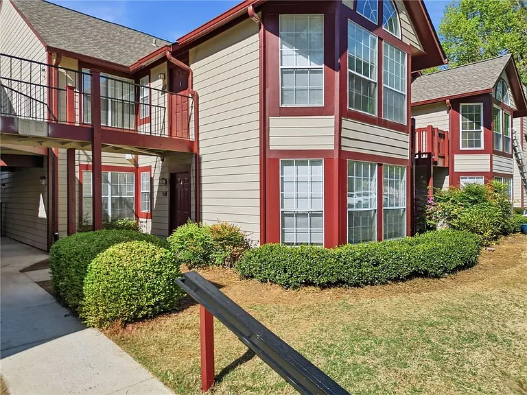 904 Wentworth Ct — Photo 23