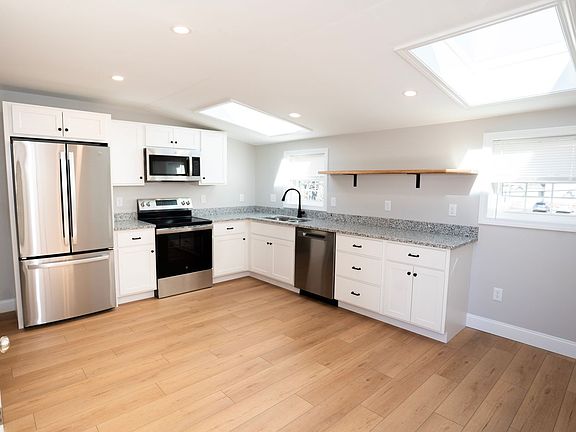 3rd image of 29 Pleasant St #201