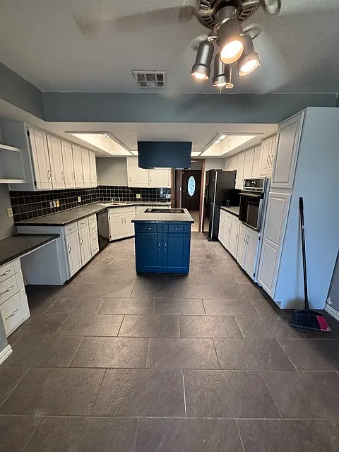3 bed, 1666 sqft, $1,500 — Photo 3