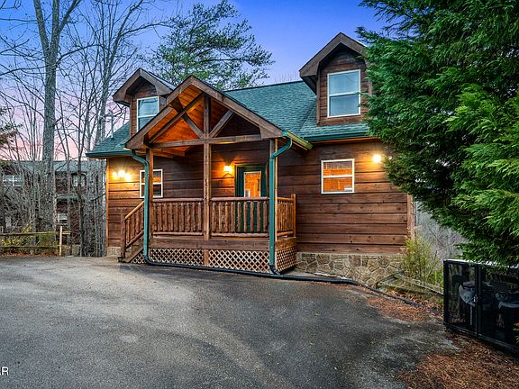 2nd image of 4176 Chamberlain Ln