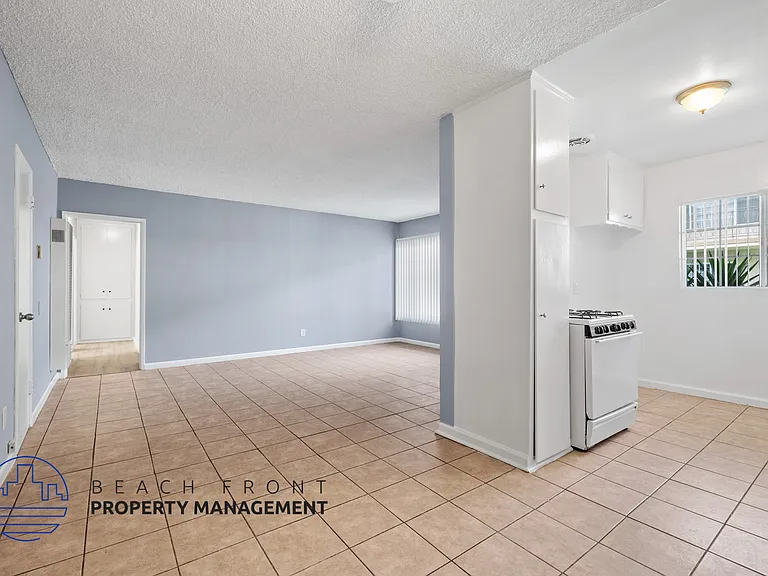 1822 W El Segundo Blvd — Photo 10