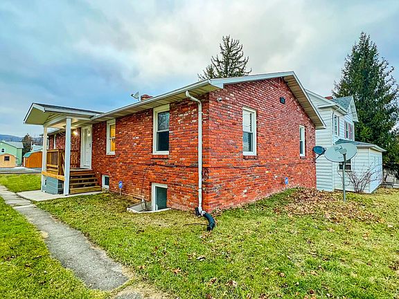 2nd image of 77 Hill St #1